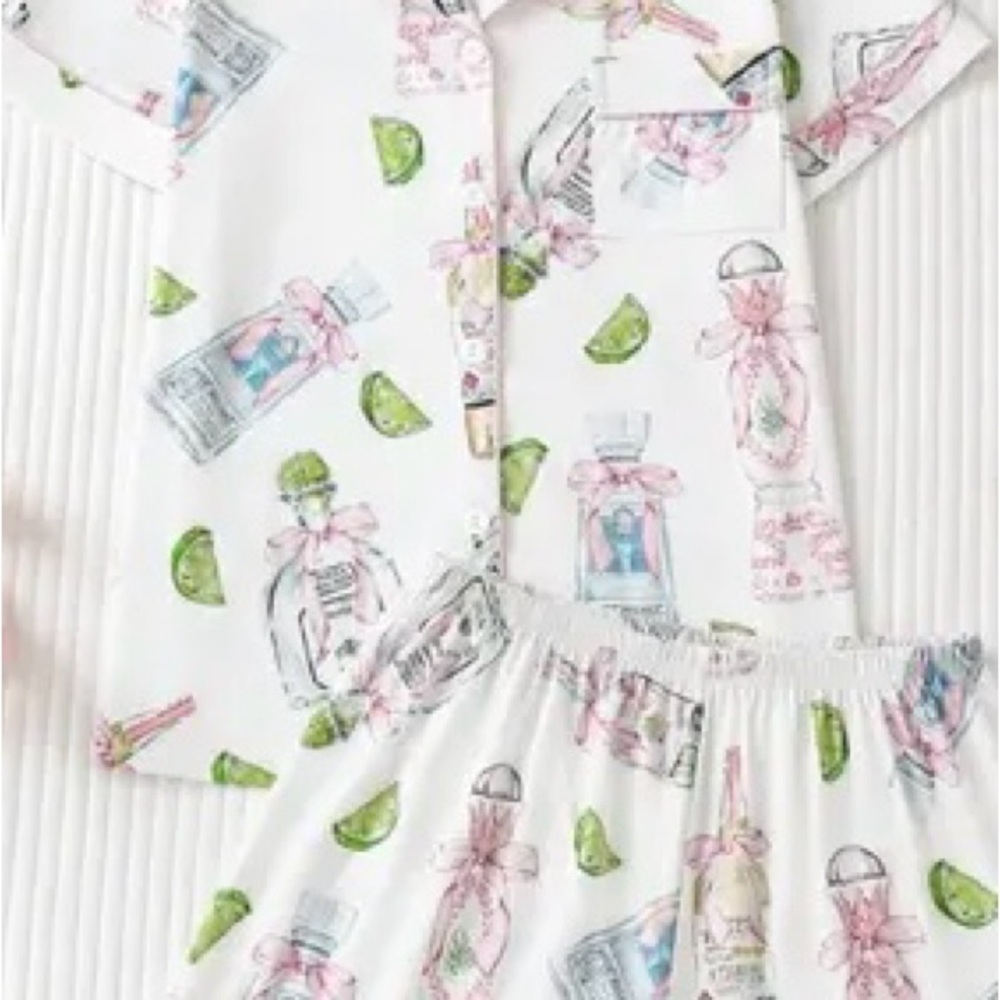 Chic Women's White Margarita Pajama Sets with Pink Trim -